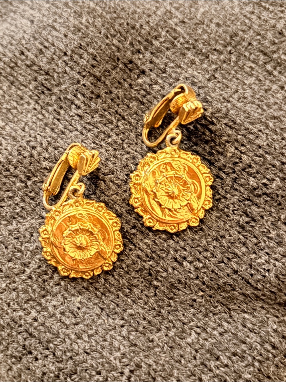 Vintage Gold Etruscan Medallion Clip-On Earrings